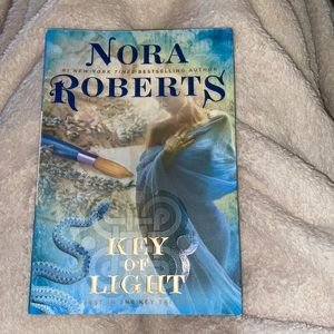 Nora Roberts Key Trilogy Book 1